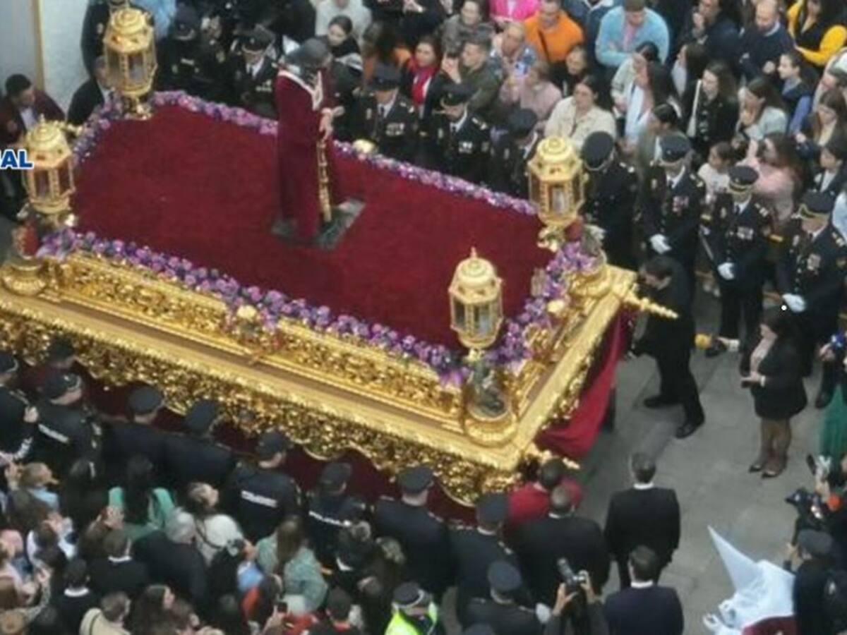 La Policía 'caza' un dron que volaba sin control sobre la capilla de San Isidro en Algeciras