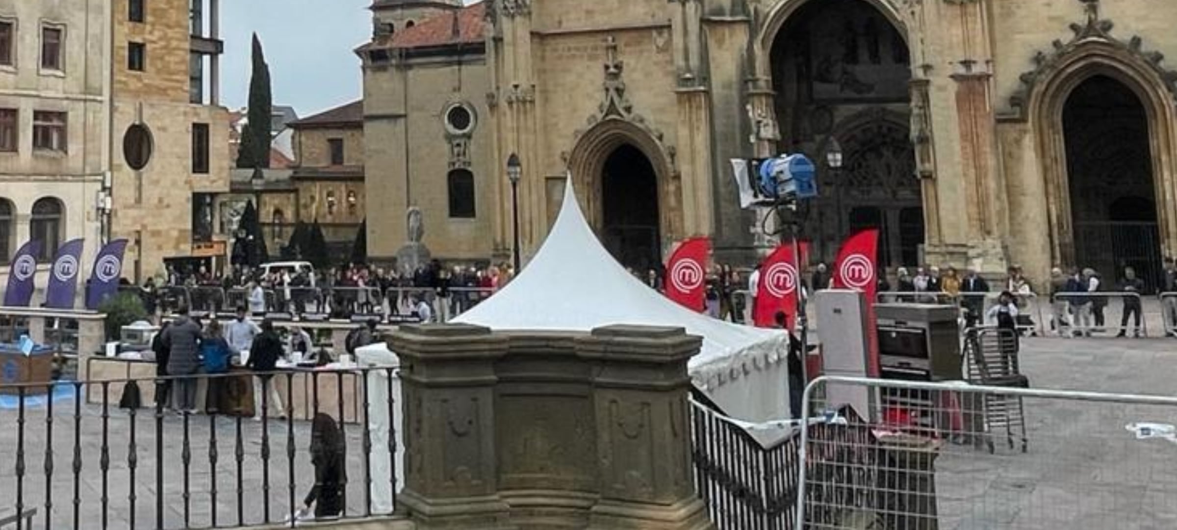 El programa ha montado su set de grabación en la Plaza de Alfonso II El Casto.