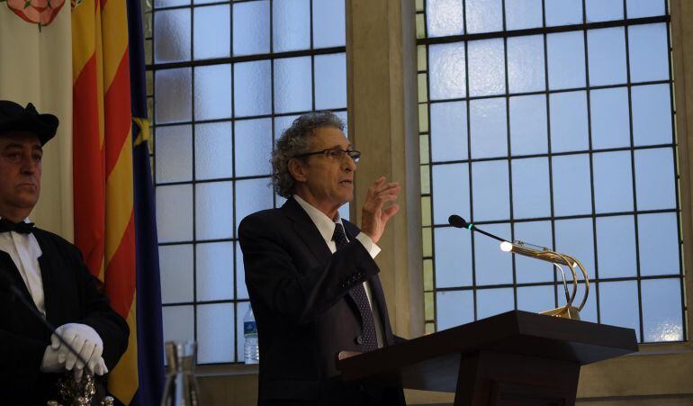 Jaume Amenós fent el pregó de les festes de Sant Pere 2014