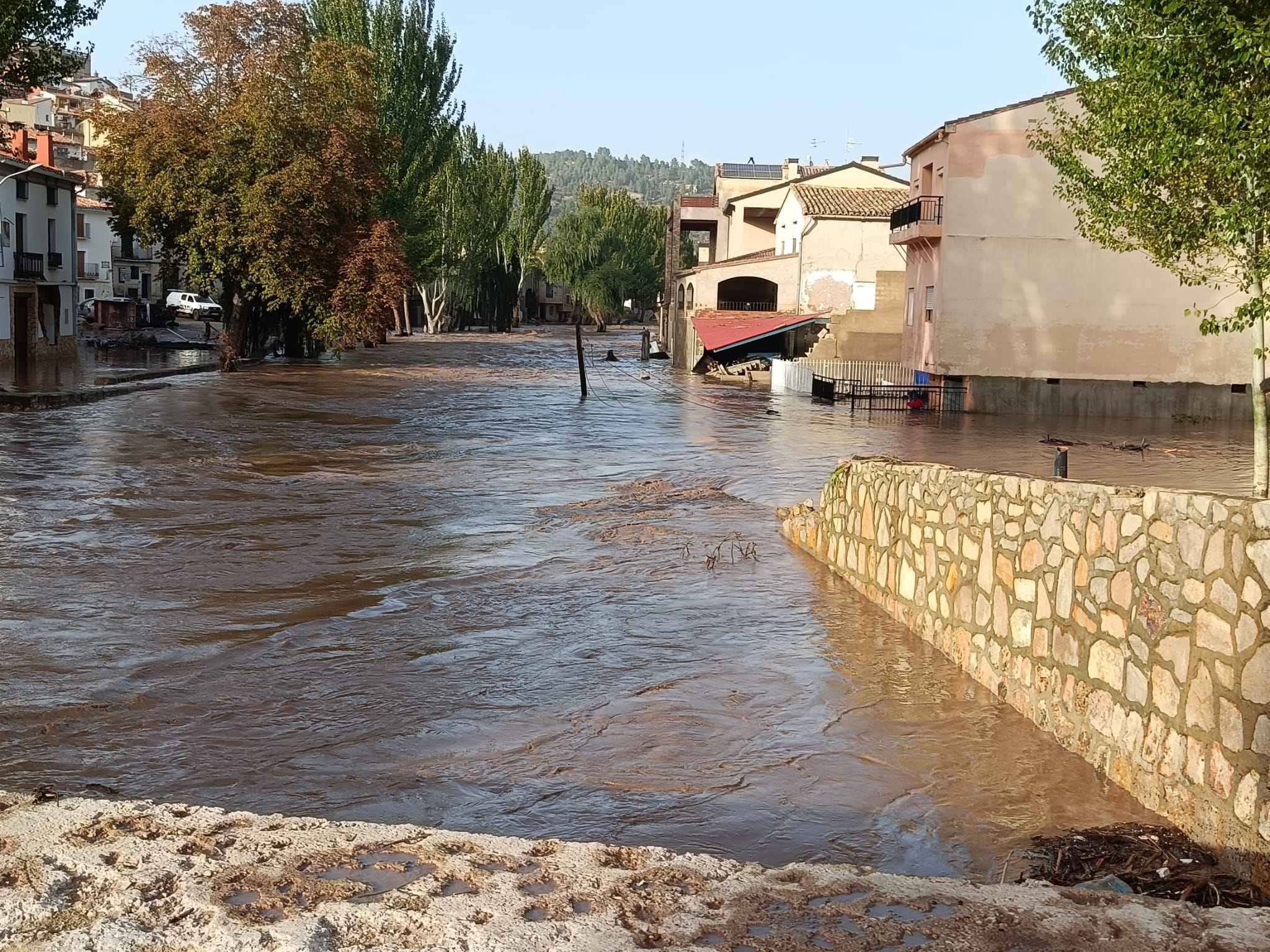 Así ha quedado Mira: las imágenes del paso de la riada tras la DANA