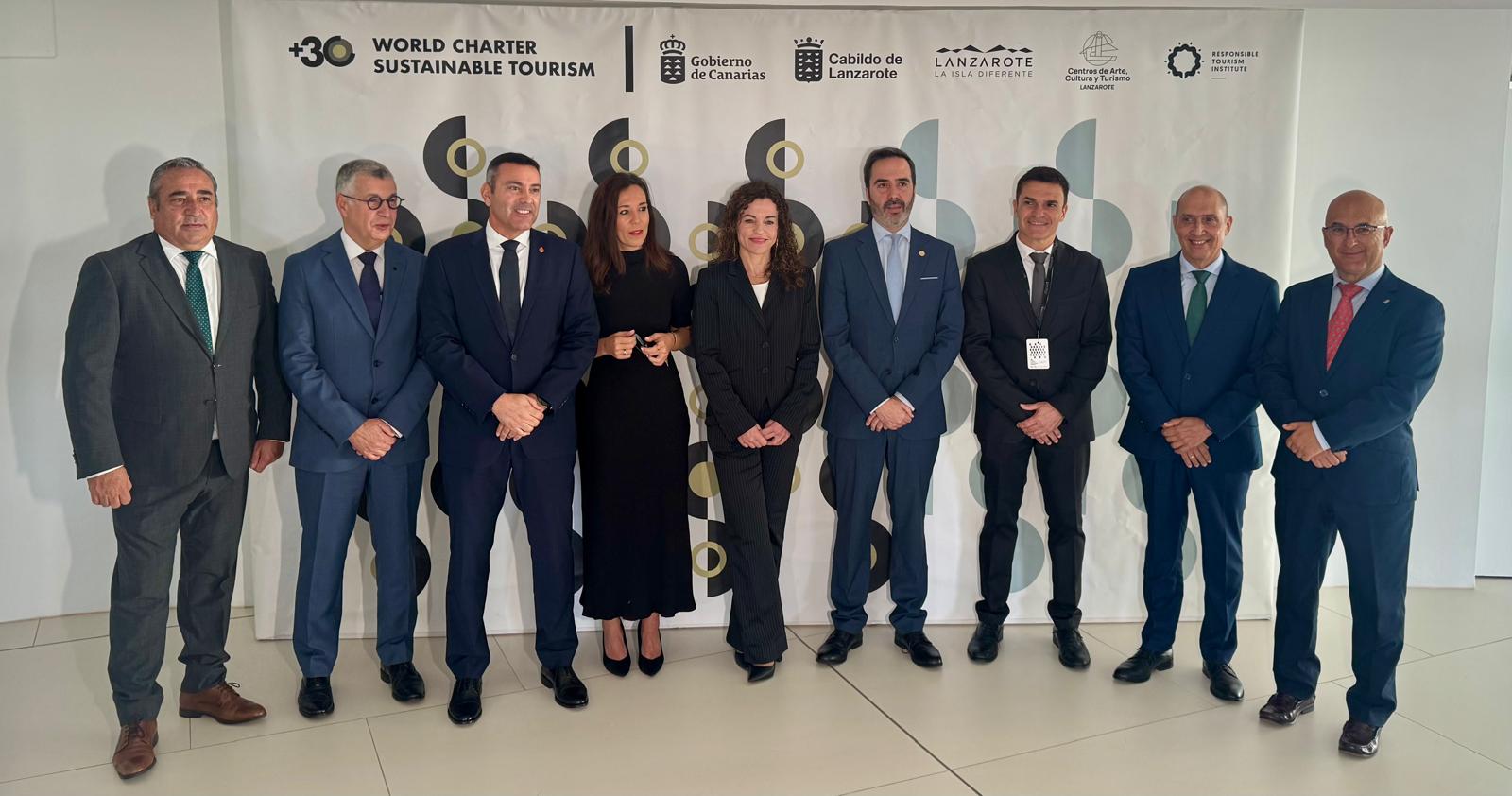 Autoridades asistentes al Congreso de Adopción de la Carta Mundial de Turismo Sostenible +30 en Lanzarote.