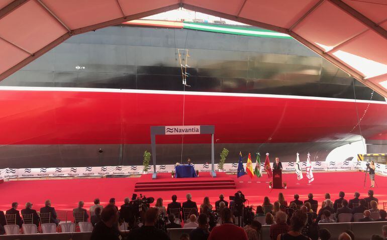 Imagen de la ceremonia de entrega del petrolero “Monte Urbasa”