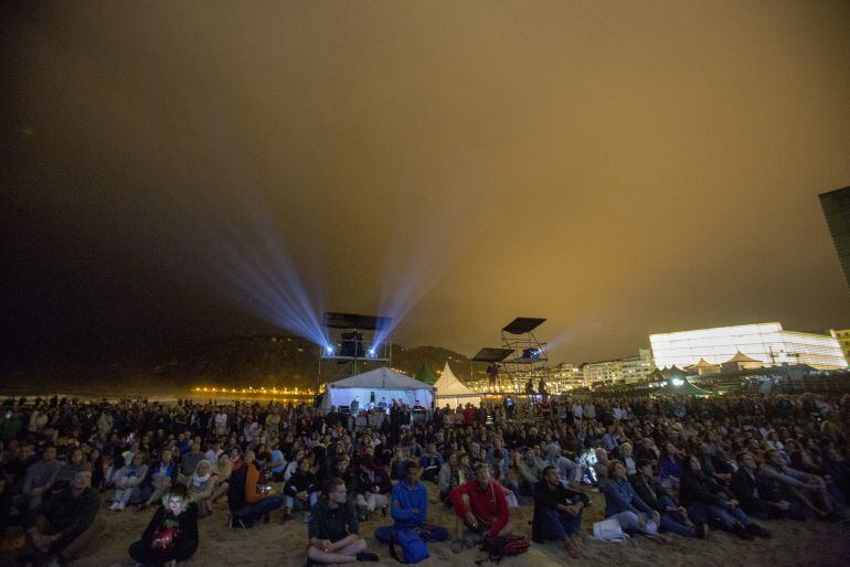 Concierto en la playa de la 52 edición del festival. 