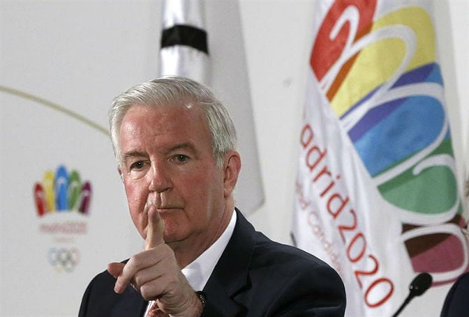 Craig Reedie, presidente de la Comisión Evaluadora, comparece ante los medios