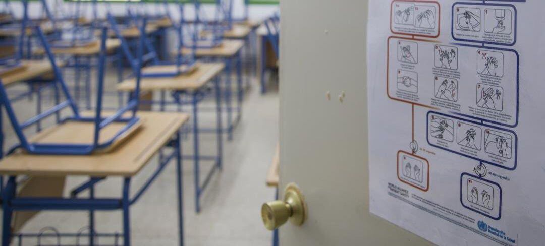 Imagen de archivo del aula de un colegio