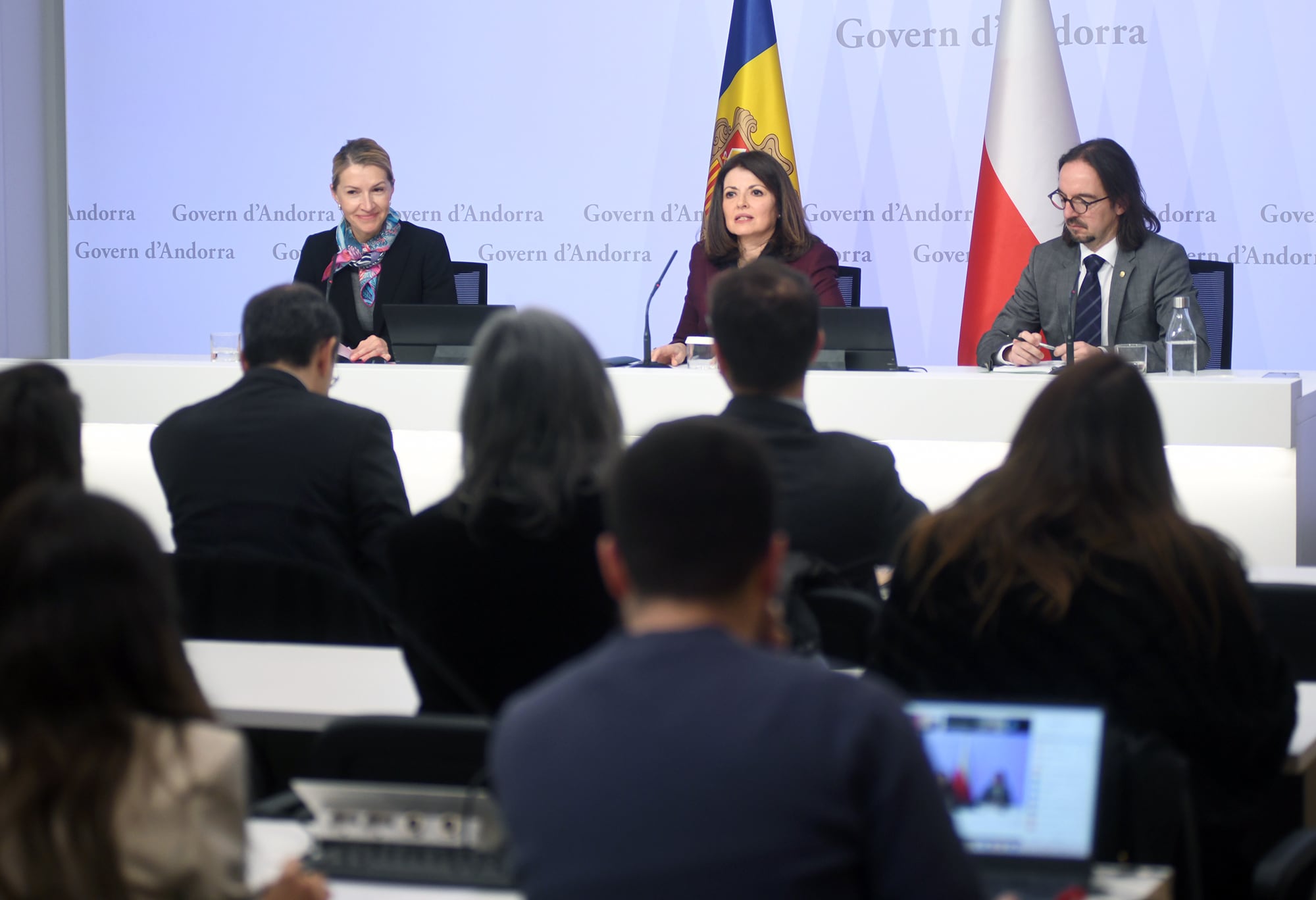 Un moment de l&#039;acte de presentació de les prioritat de la presidència polonesa del Consell de la Unió Europea, durant la visita de l&#039;encarregada de negocis de l&#039;ambaixada de Polònia a Espanya i Andorra, Monika Krzepkowska.