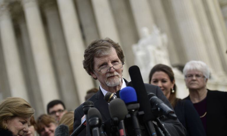 Jack Phillips, propietario de la pastelería de Colorado, frente al Tribunal Supremo de EEUU en una imagen de diciembre de 2017