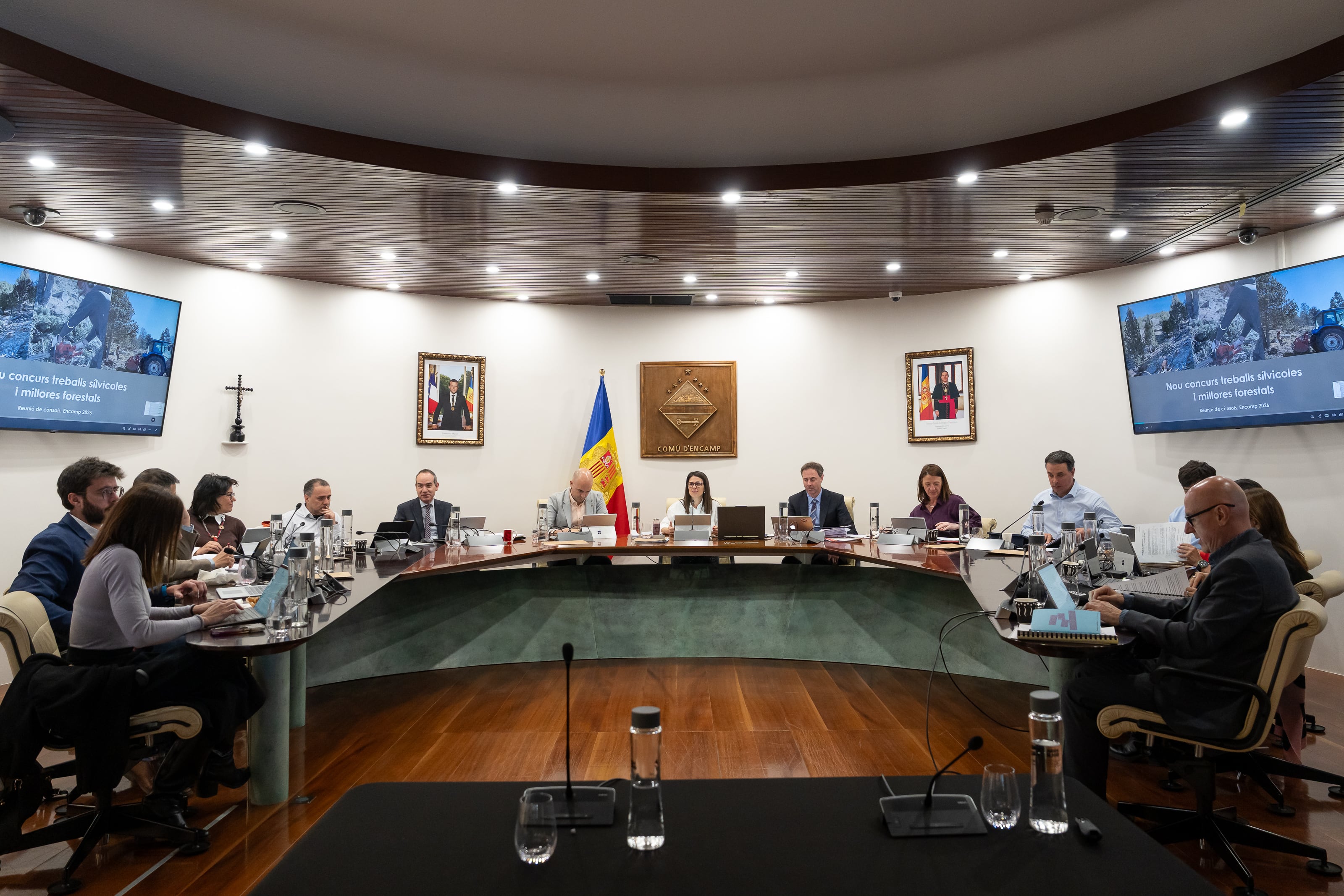 Els cònsols de le set parròquies durant la reunió d'aquest matí a Encamp