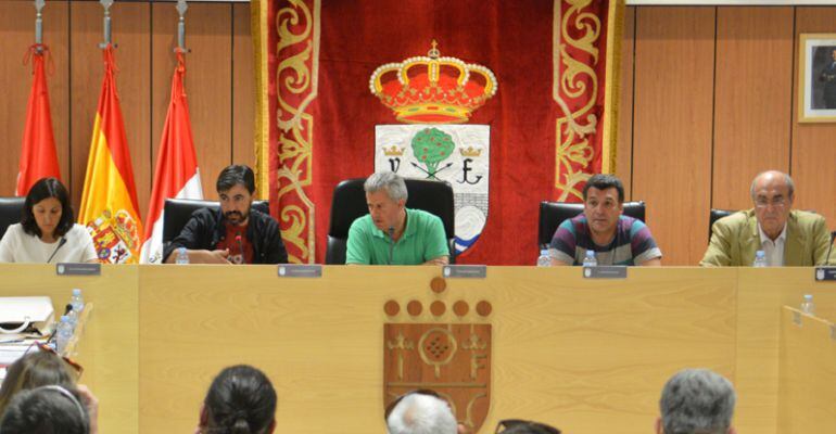 Gobierno tripartito de San Sebastián de los Reyes presidiendo el pleno municipal