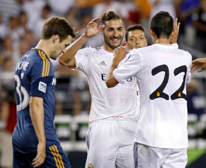 El Real Madrid supera a Los Ángeles Galaxy gracias a la magia de Isco  y los tres goles del francés Benzema.