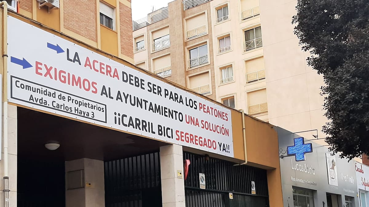 Sigue la polémica con la retirada del carril bici en Carlos Haya