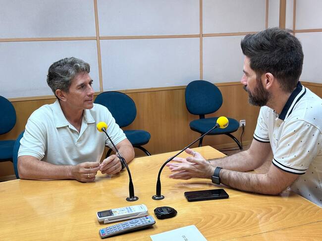 José María Álvarez, que va a ocupar la concejalía de hacienda del Ayuntamiento de Jaén, durante una entrevista con José Gómez, de Radio Jaén Cadena SER.