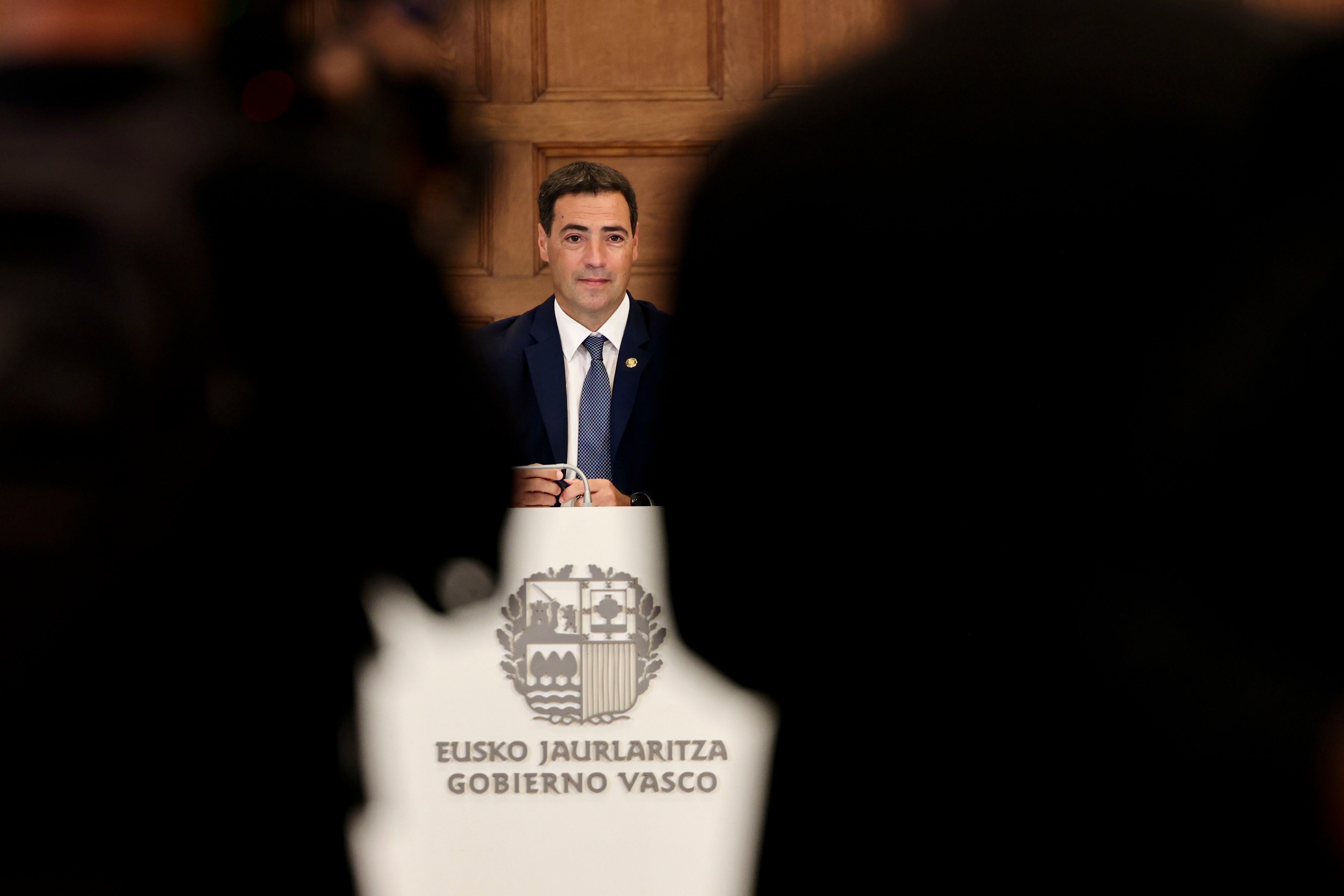 SAN SEBASTIÁN, 28/08/2025.-El lehendakari, Imanol Pradales, preside en San Sebastián, el primer Consejo de Gobierno vasco del nuevo curso en el Palacio de Miramar. EFE/Javi Colmenero