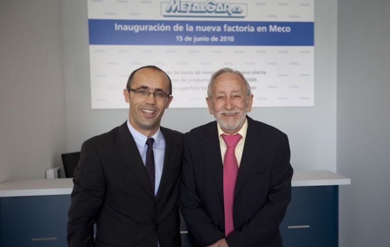 Rodolfo Gómez junto al alcalde de Meco, Pedro Luis Sanz