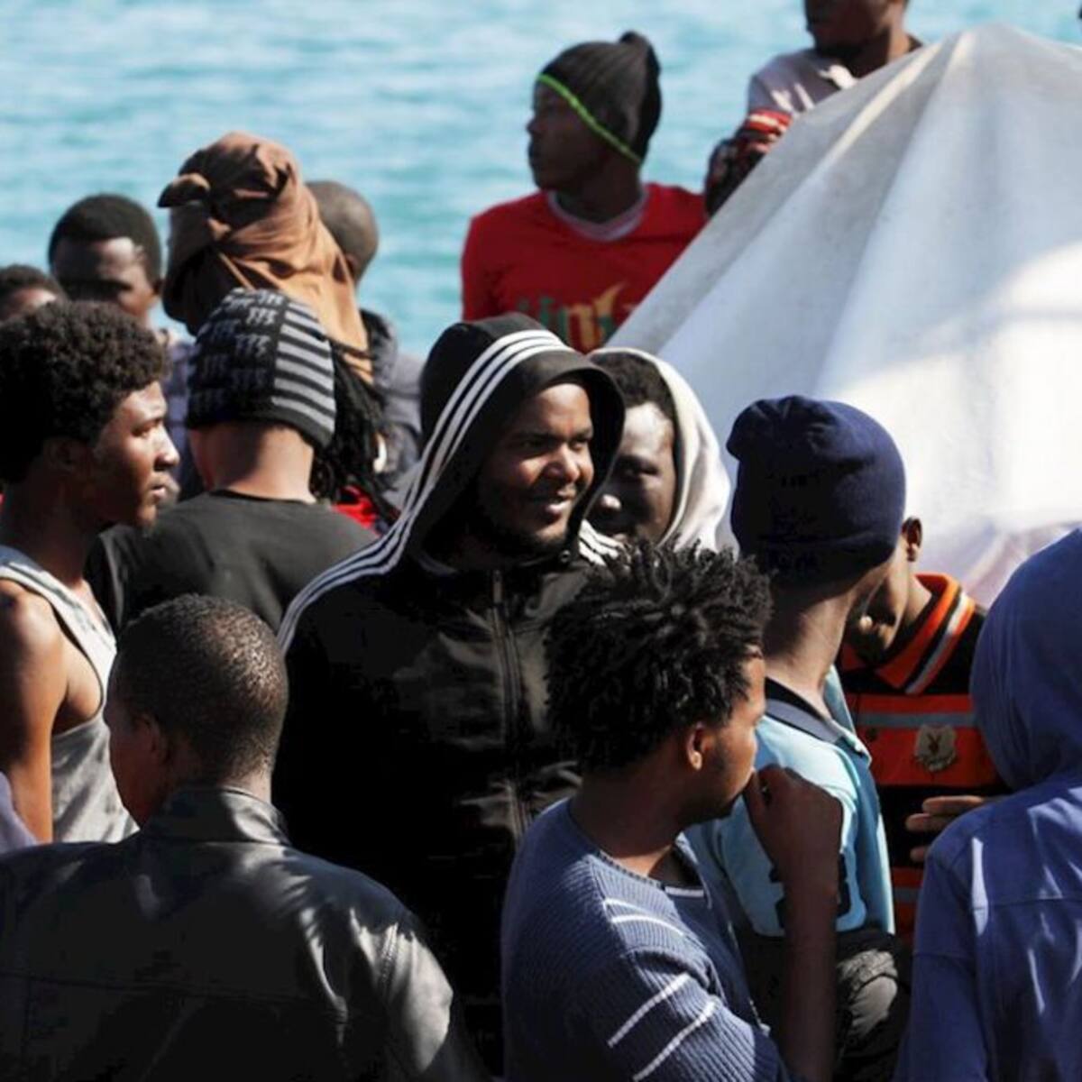 "Se realizan las pruebas a los migrantes que llegan en patera y no se plantea hacer lo mismo a los turistas"