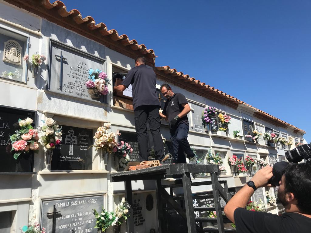Inhumación de Salvador del Amo en Badajoz