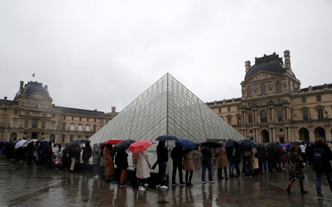 El Louvre no abre este domingo como medida de precaución por el coronavirus