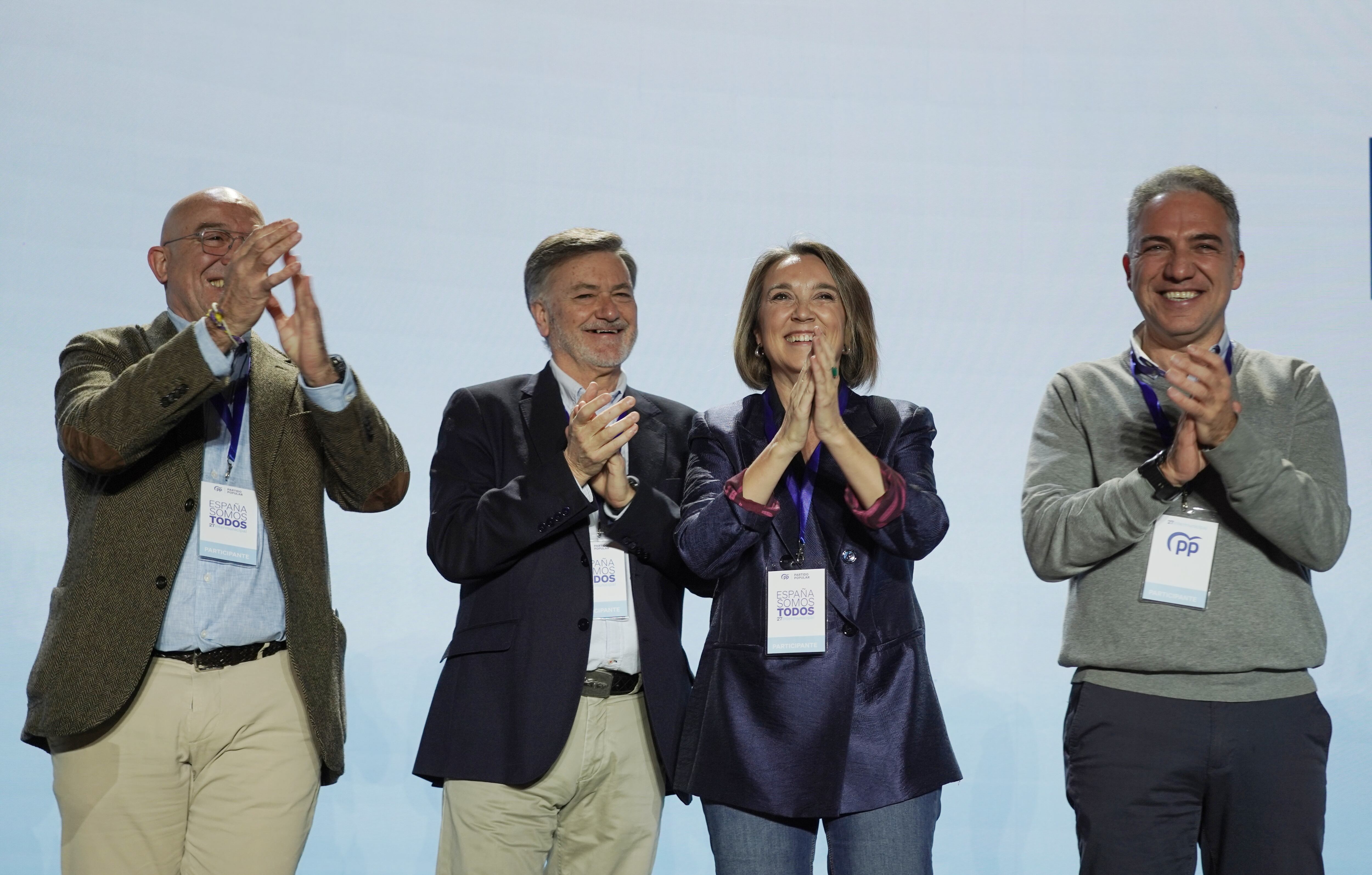 : La secretaria general del Partido Popular, Cuca Gamarra, interviene en la apertura junto al secretario general del PP de Castilla y Le�n, Francisco V�zquez, el presidente provincial, Conrado �scar, y el alcalde de Valladolid, Jes�s Julio Carnero.