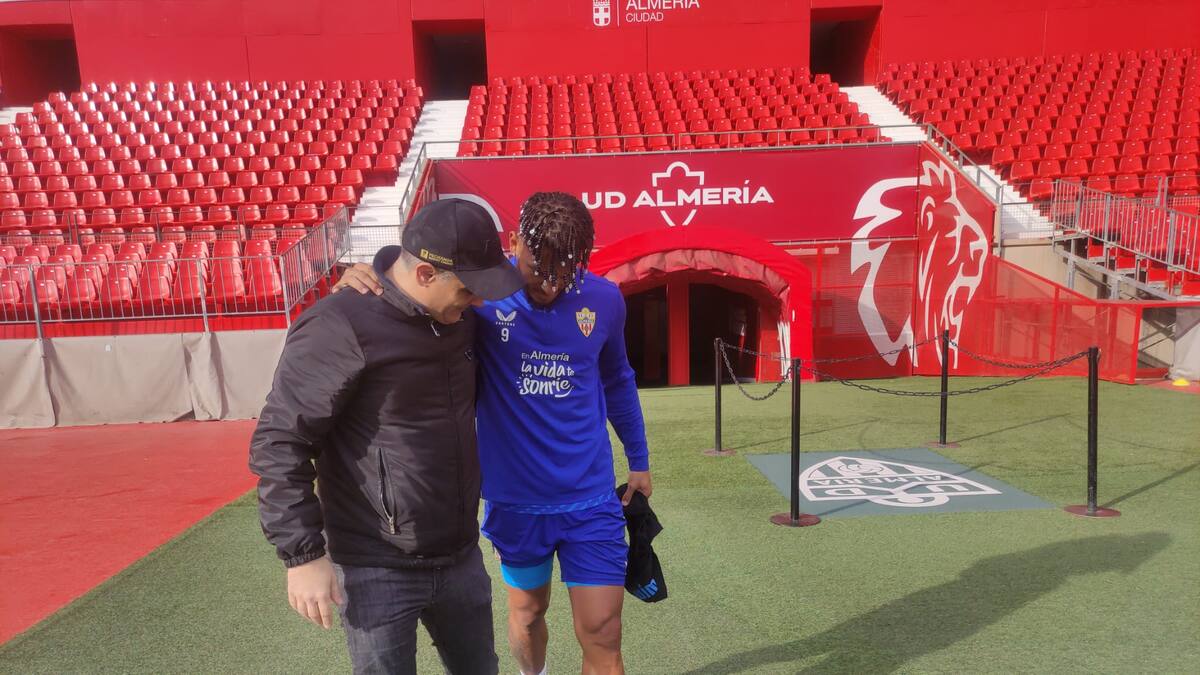 El Almería vuelve a LaLiga sin cambios en su plantilla.