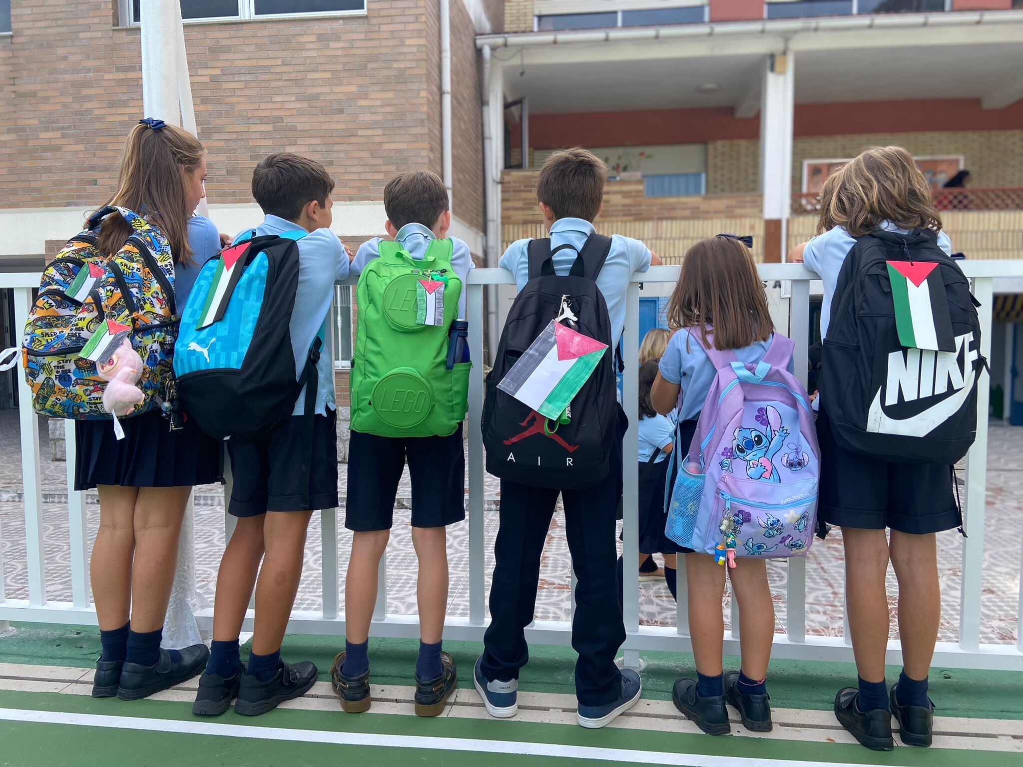 Algunas niñas y niños del cole.