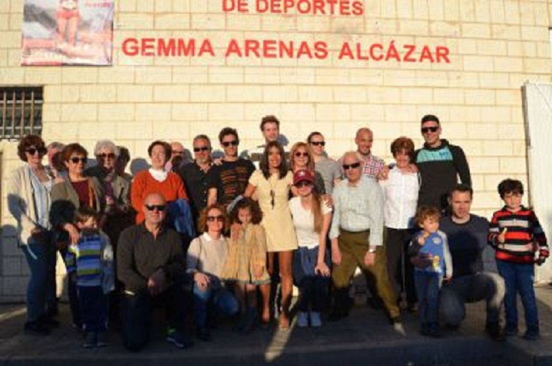 Gemma Arenas, ante el pabellón que lleva su nombre