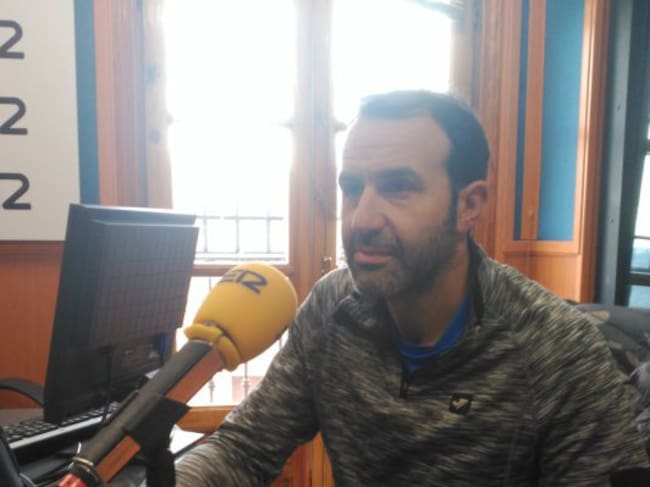 Carlos Flores en los estudios de SER Toledo