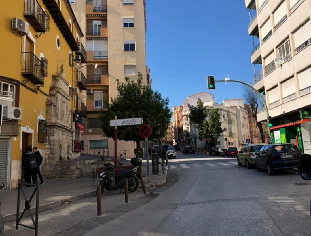 Calle Millán de Priego a altura del Pilar del Arrabalejo, una de las zonas en las que se implantará la zona azul.