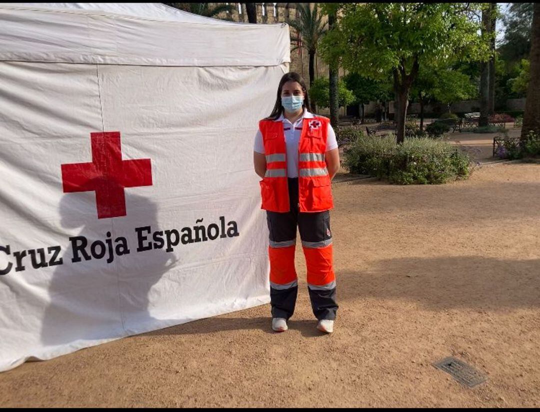 Magdalena Tejero, en una de las carpas de preventivo de Cruz Roja en Córdoba