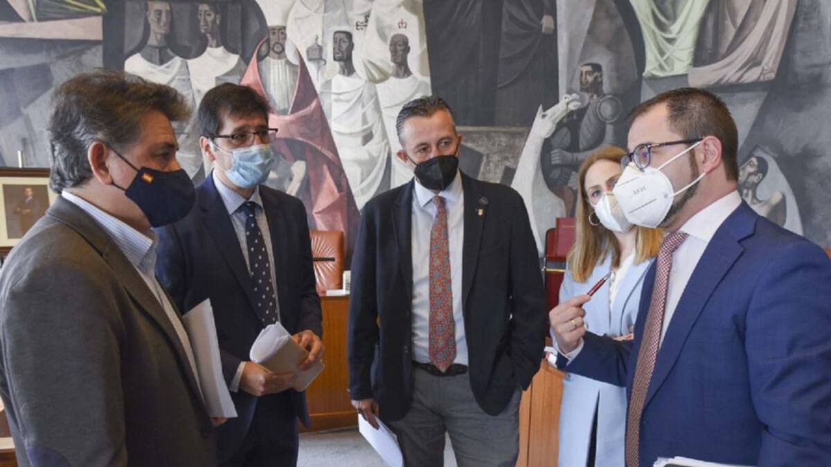 Caballero: "Todos los ahorros de la Diputación los podremos al servicio de la recuperación de la provincia"