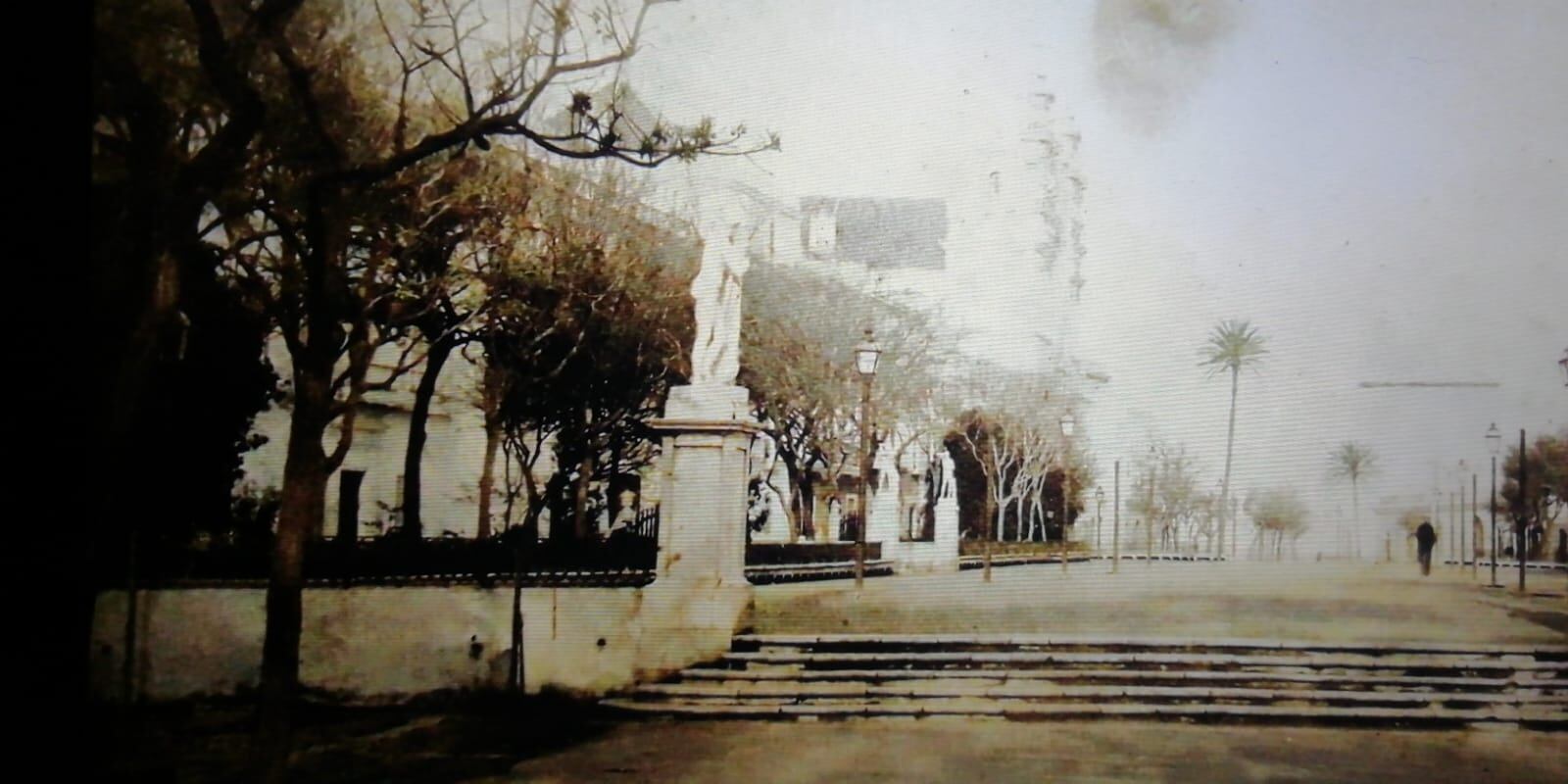 Alameda de Cádiz. 1890. Salón alto  María Cristina. Foto José Espluga .