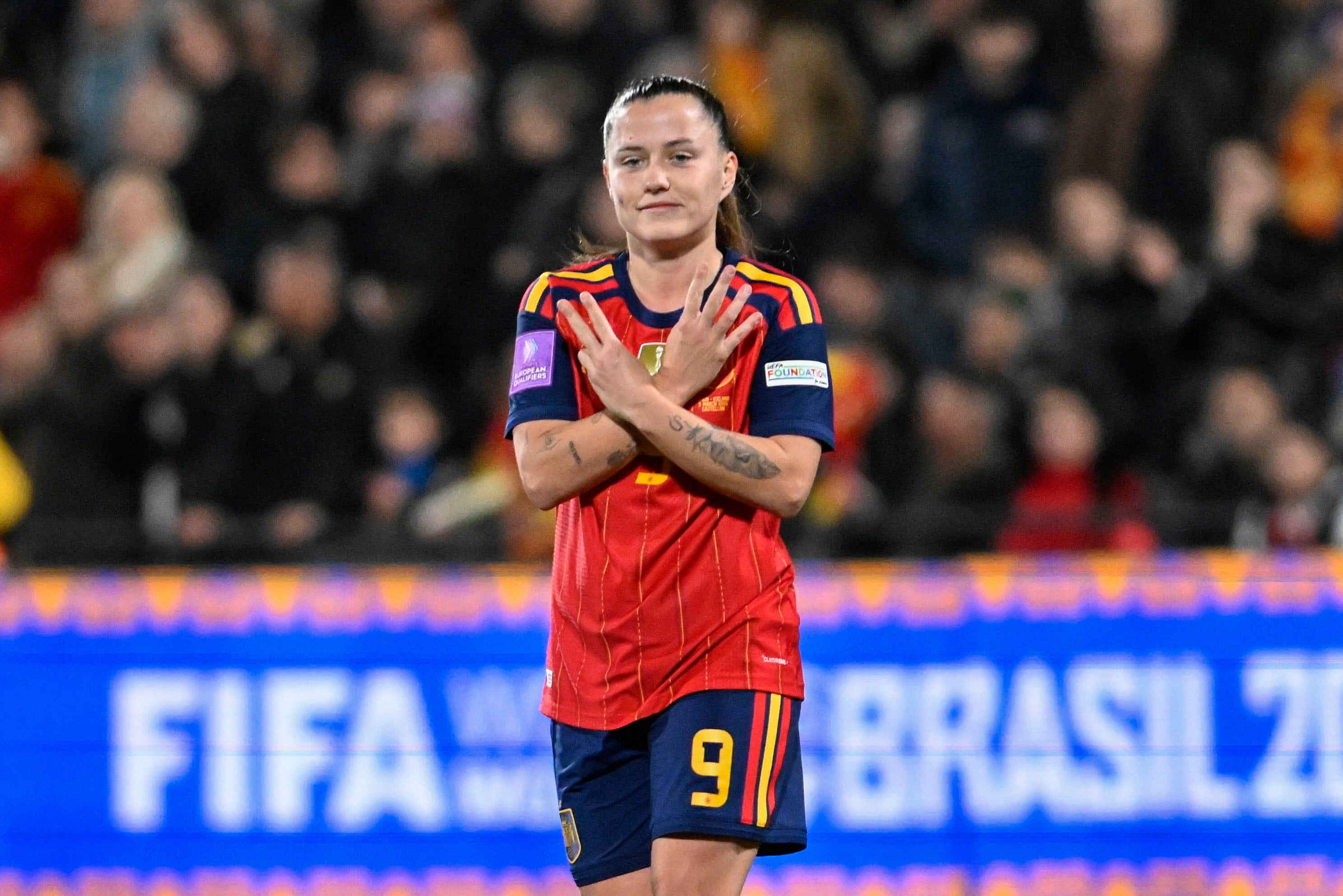 Claudia Pina celebra su segundo gol ante Islandia en el partido celebrado en Castellón