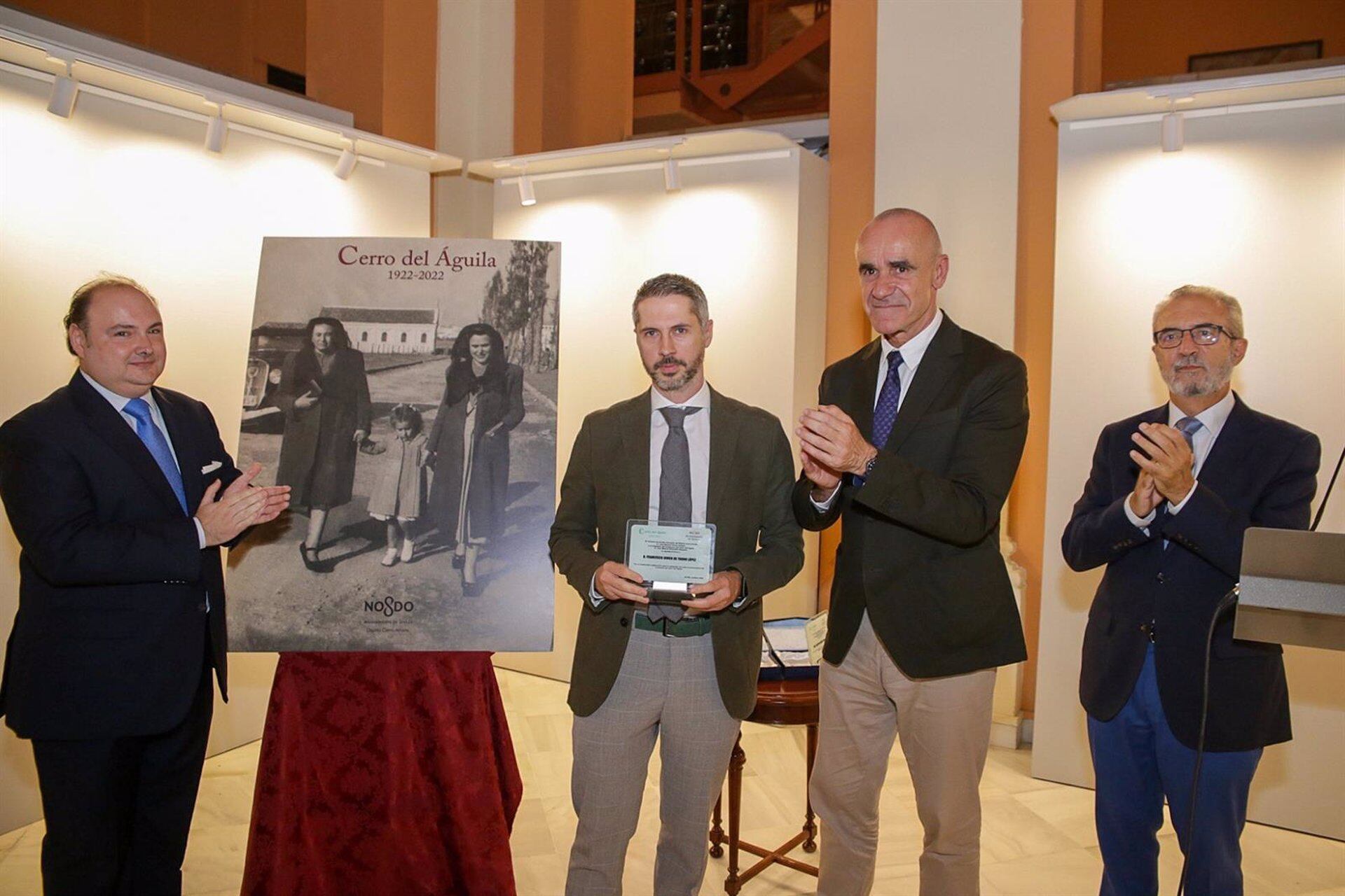 Presentación del cartel conmemorativo del Cerro.