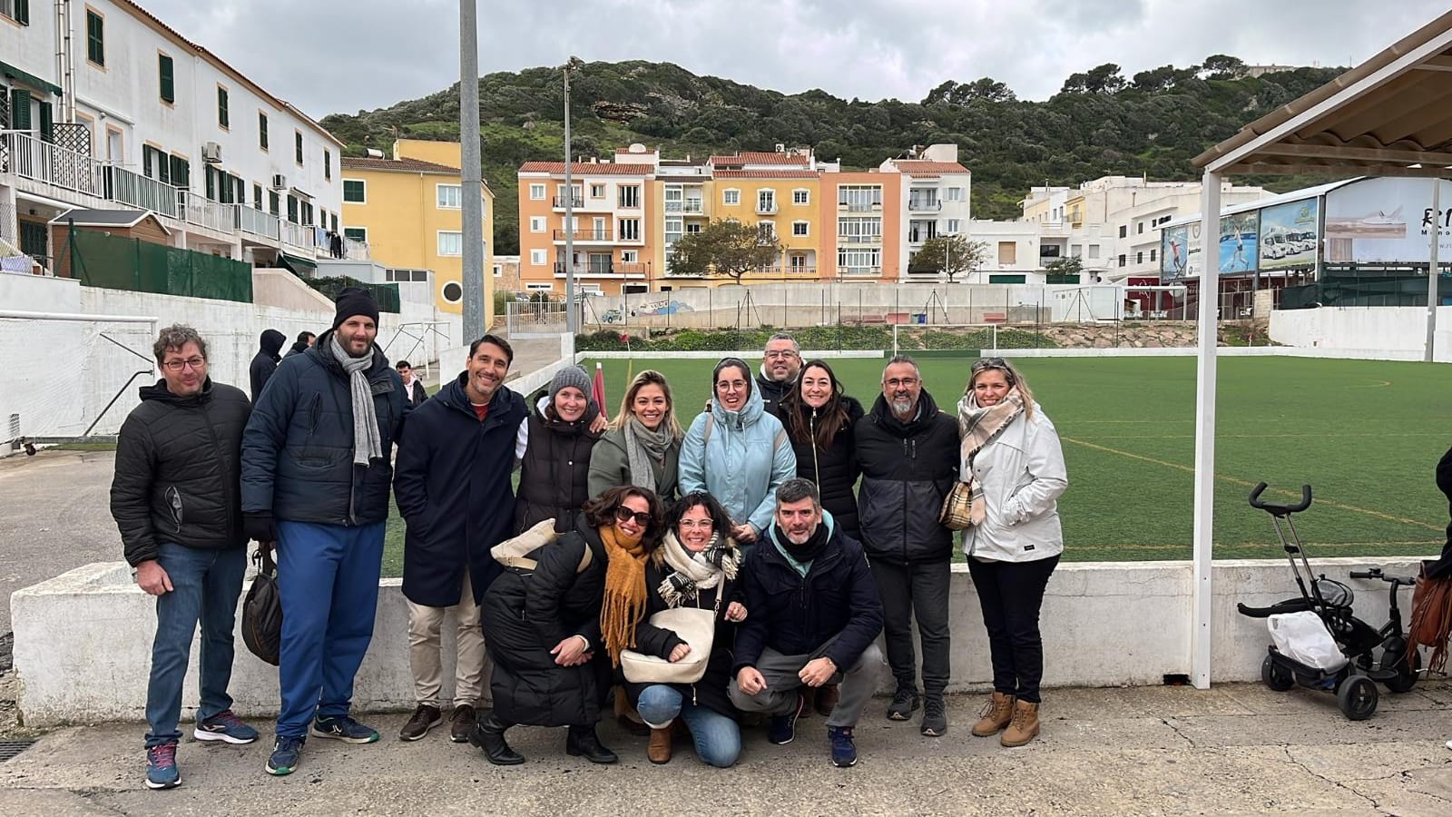 L'afició del Sant Lluís desplaçada a Ferreries pel partit de benjamins va tenir un comportament exquisit que va merèixer la distinció arbitral.