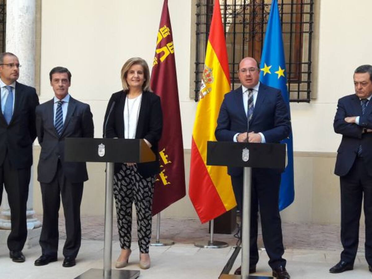 Sánchez: "Hemos estado, estamos y estaremos con los regantes"