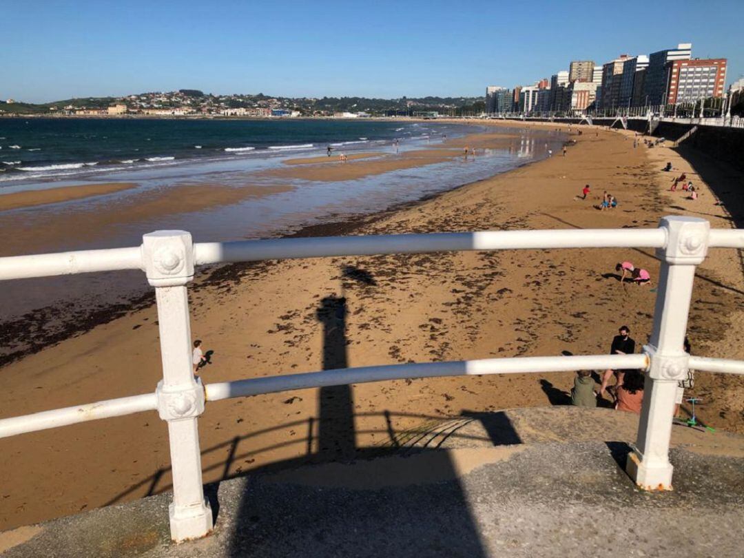 Playa de San Lorenzo, una de las tres que abrirá.