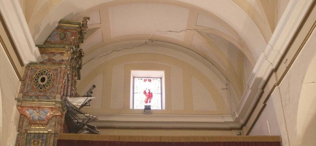 El principal templo religioso de Leganés tiene preocupantes grietas en su estructura