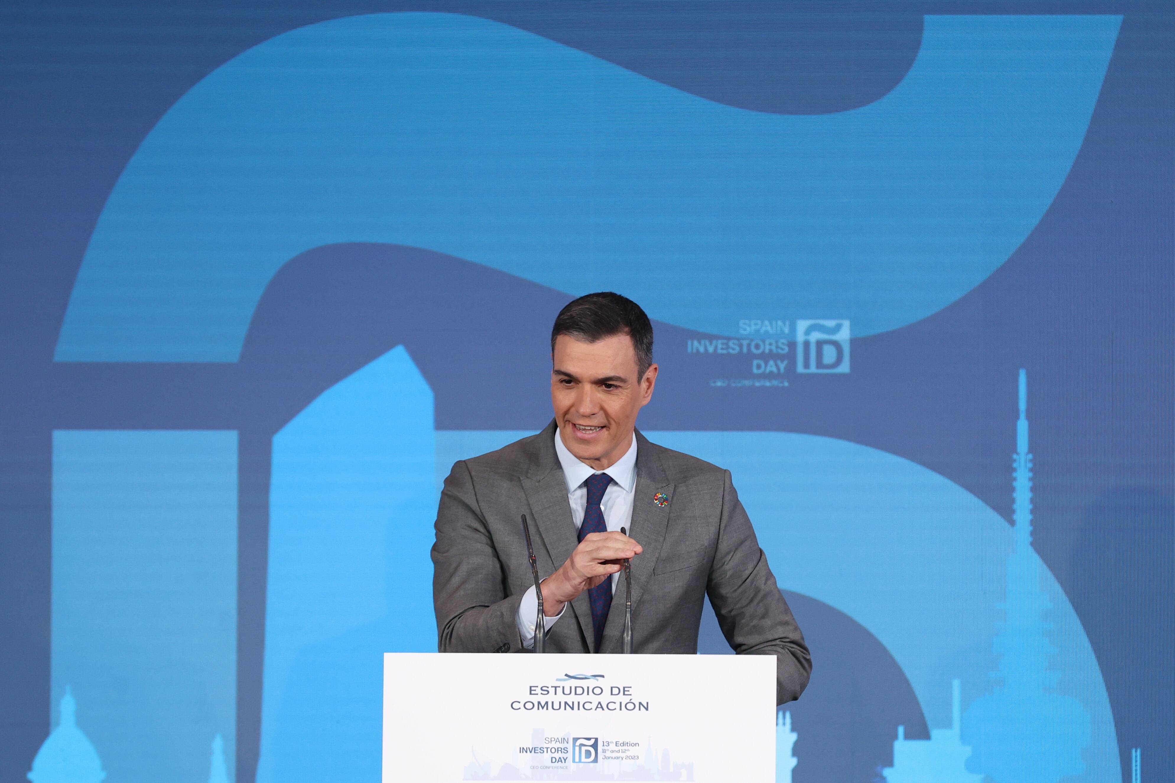 El presidente del Gobierno, Pedro Sánchez, interviene durante la clausura del &#039;Spain Investors Day&#039;, este jueves en el Hotel Ritz de Madrid.