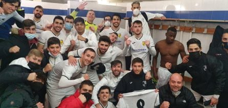 Los jugadores fonteros celebran la victoria