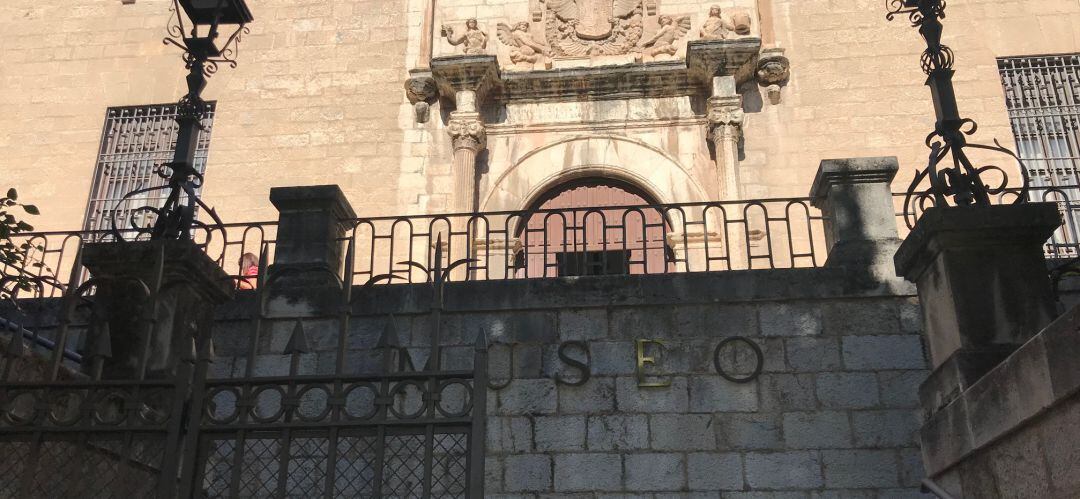 Fachada del Museo Provincial de Jaén.