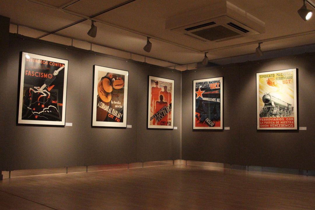 Una mostra de l'exposició 'Cartells de la Guerra Civil a Catalunya' que acull el CAEE fins el 3 d'abril.