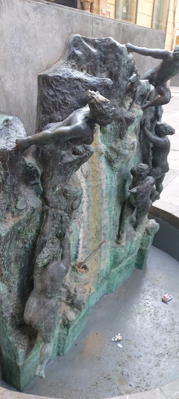 La ninfa adornaba esta fuente