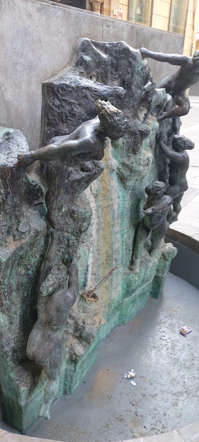 La ninfa adornaba esta fuente