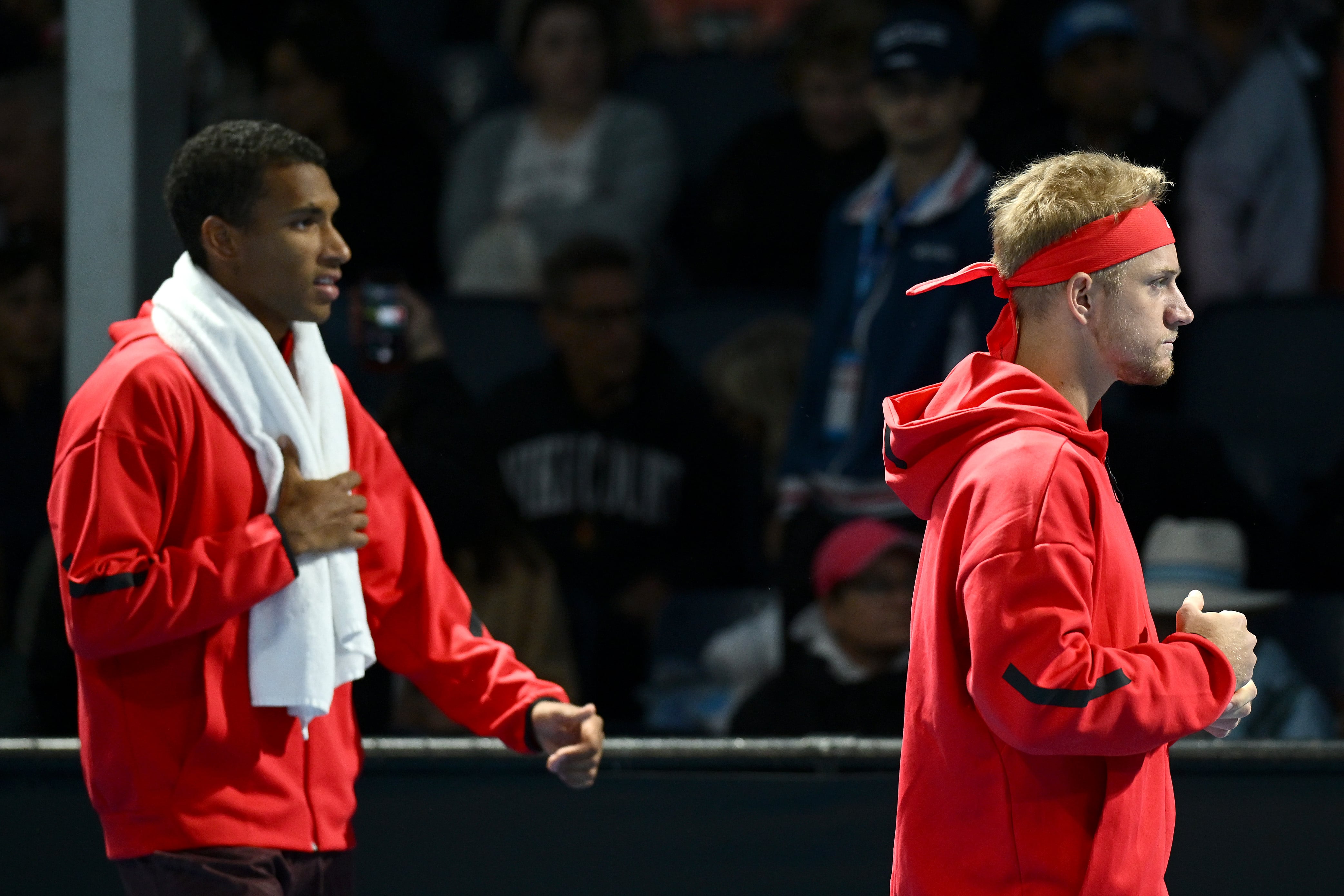 Felix Auger-Aliassime y Alejandro Davidovich Fokina, durante su partido en el Open de Australia