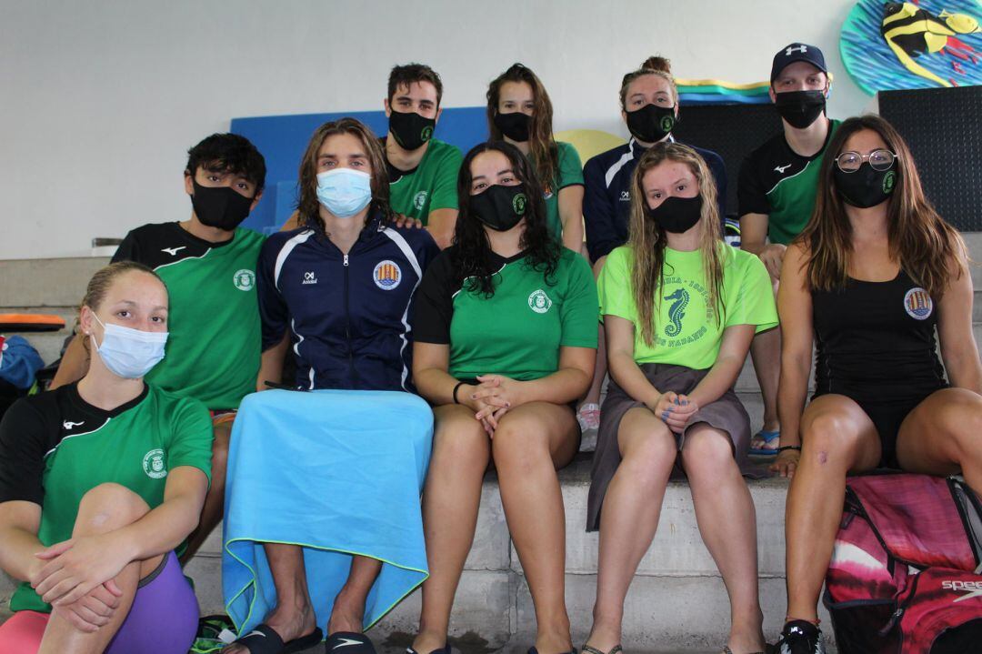 Miguel Ordóñez con sus compañeros del NIE Gandía.