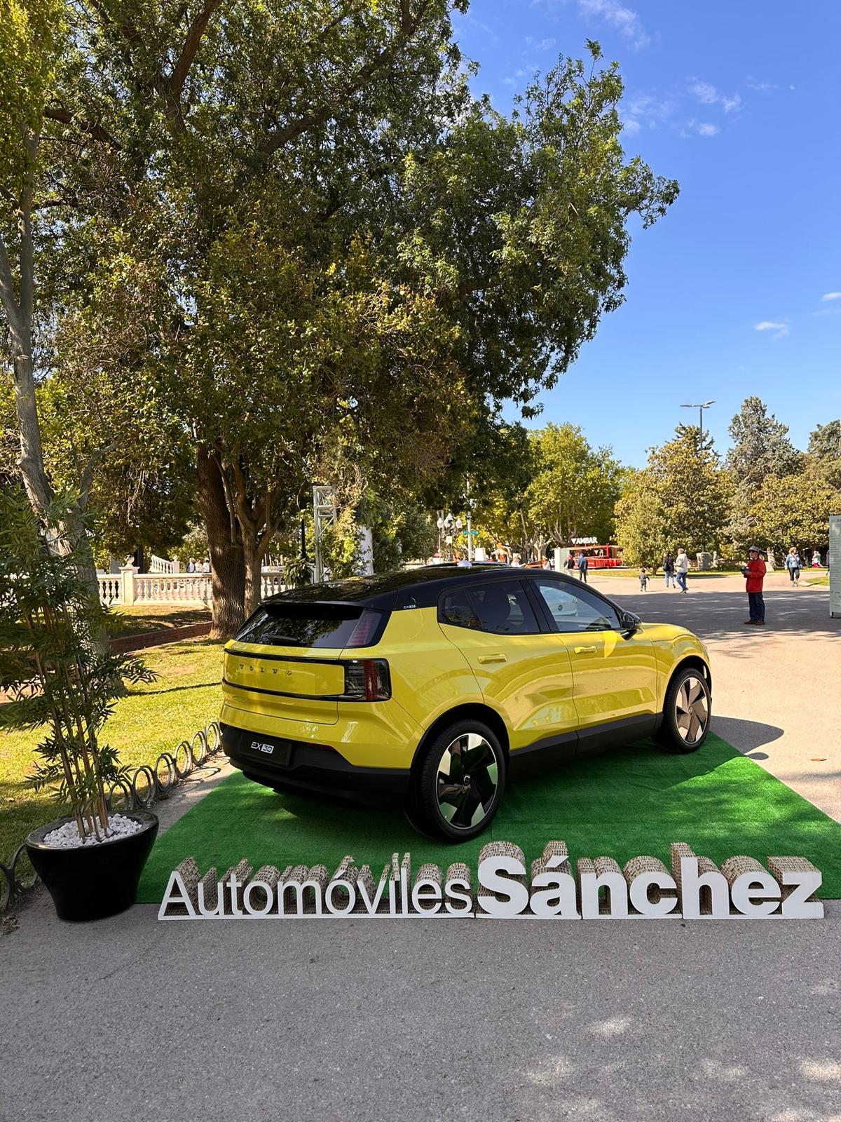 Automóviles Sánchez no se ha perdido el evento más popular del año, Zaragoza Florece.