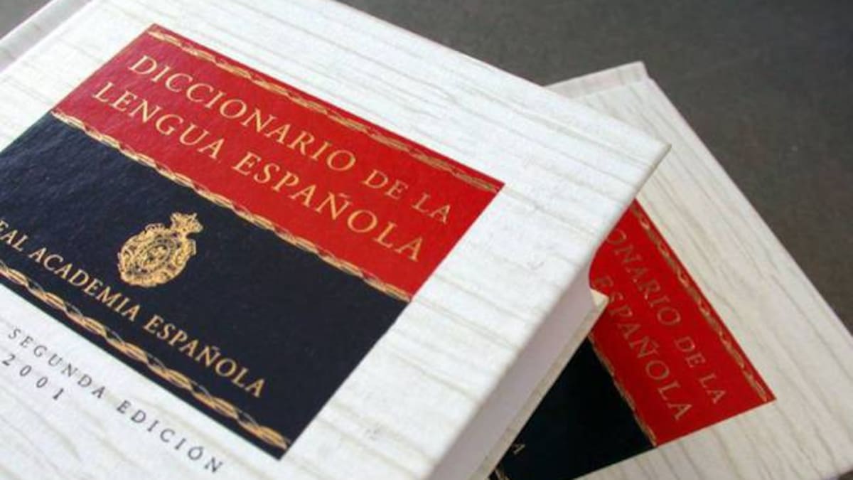 ¿Se dice destornillarse de risa o desternillarse ¿De motus propio o motu proprio?