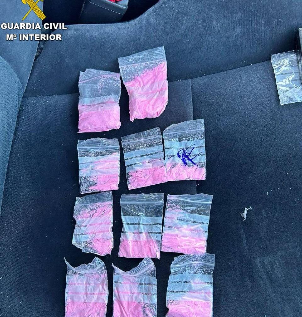 Droga intervenida en el interior del vehículo