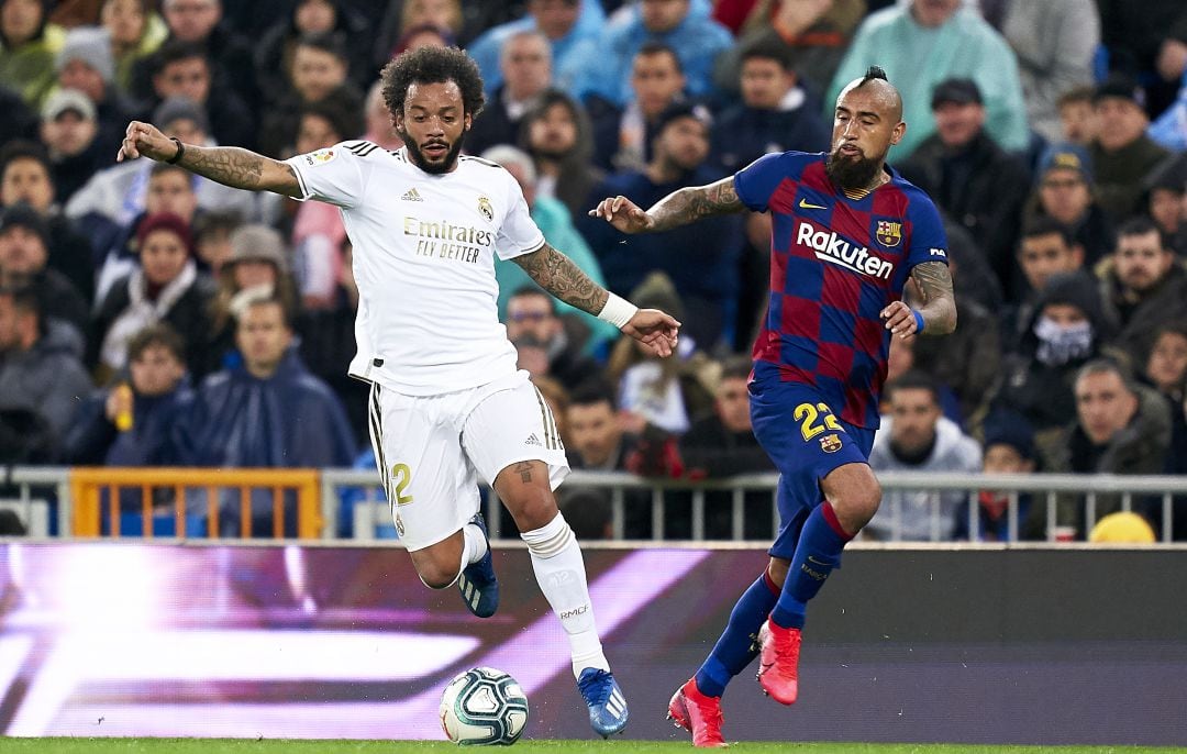 Arturo Vidal, en un duelo con Marcelo en el último Clásico.