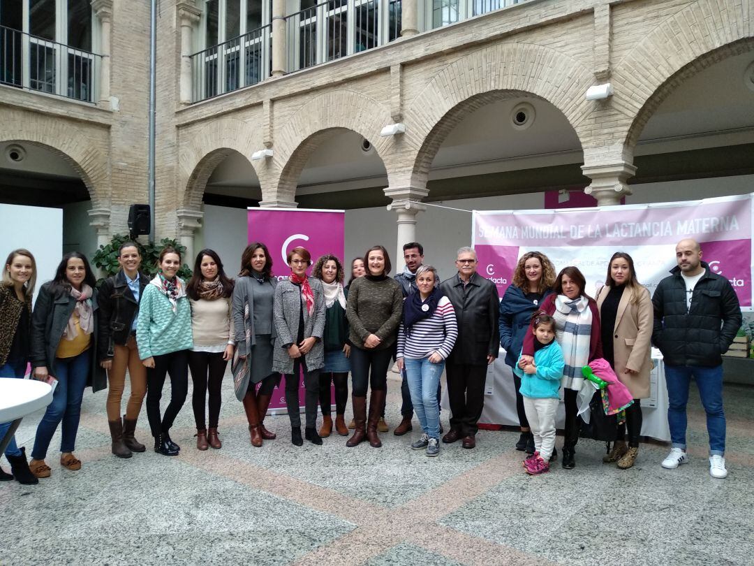 Mienbros de la asociacion CAZORLACTA durante la celebracion de la jornada