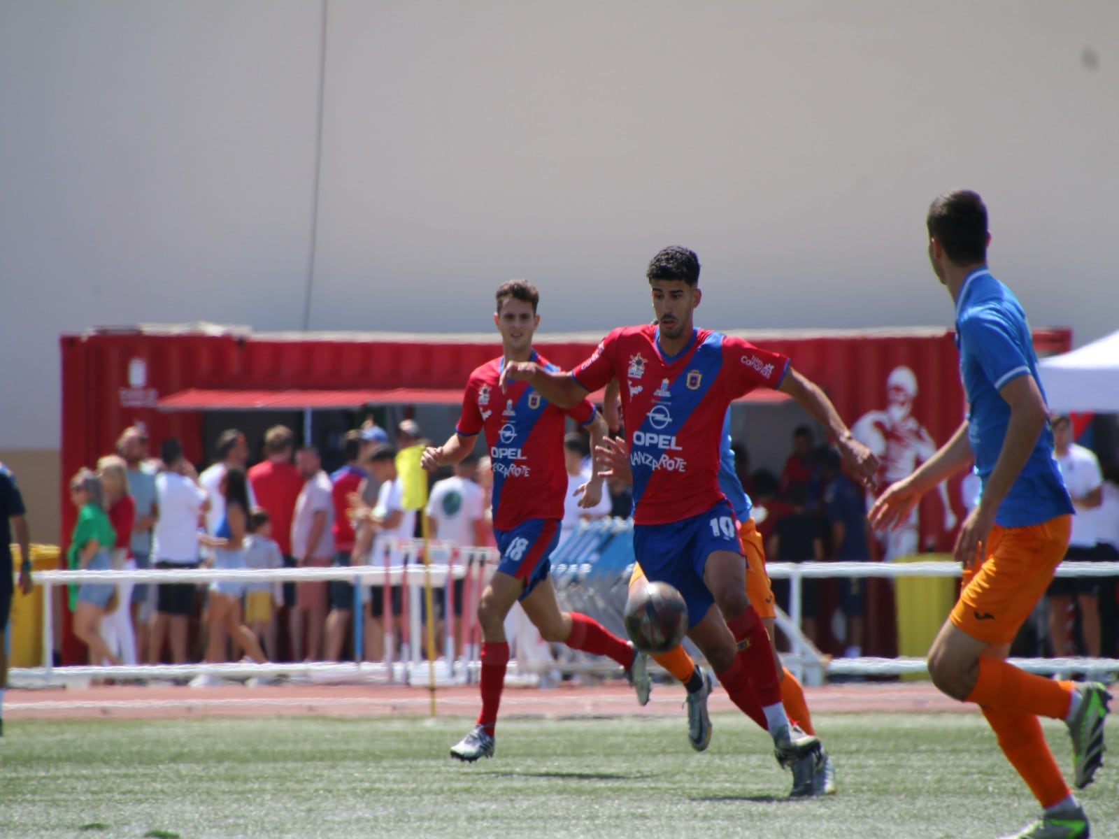 Ale Fuentes en un partido de la UD Lanzarote.